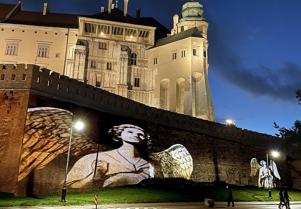 Widowisko multimedialne na murach Wawelu