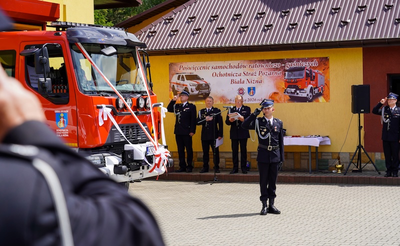 Uroczyste przekazanie i poświęcenie pojazdów (zdjęcia)