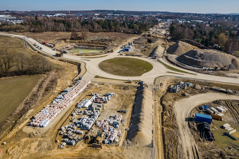 Koniec zimowej przerwy na budowach dróg. Prace ruszają pełną parą (zdjęcia)