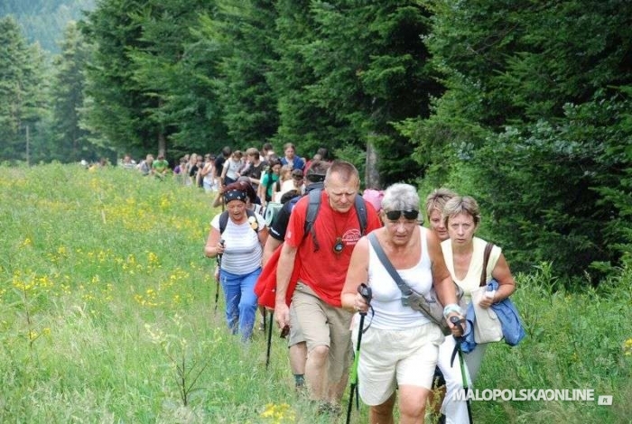  Tysiące piechurów na „beskidzkich wyspach”