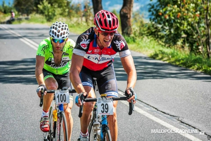Krystian Piróg z JMP.race zwycięzcą etapowego wyścigu kolarskiego Road Trophy