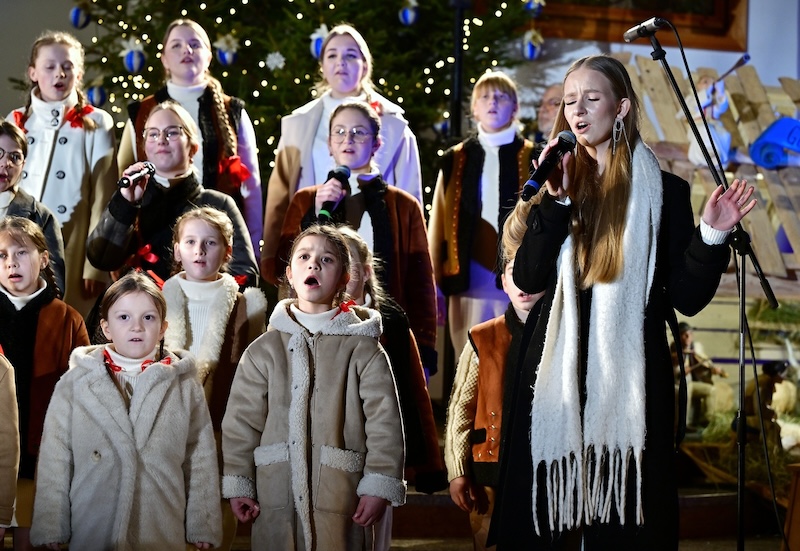 Wyjątkowy wieczór kolędowy z Tatrzańskim Chórem „Szumny” i Scholą „Bogu Miłe” (zdjęcia)