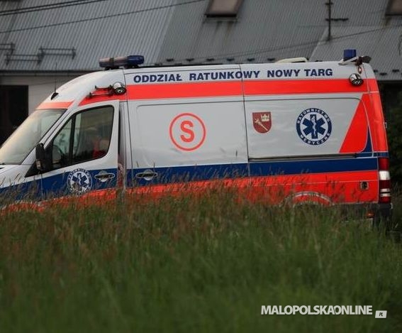 Karetka przyjechała za późno - pacjentka zmarła. Wojewoda Miller zrzuca odpowiedzialność na ratowników z Zakopanego