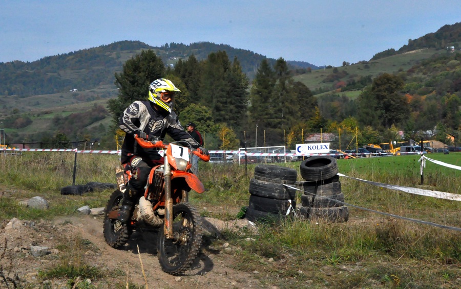 Motocross pod Jarmutą (zdjęcia)