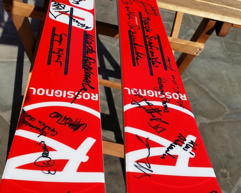 Fundacja HANDICAP zlicytuje narty z autografami alpejczyków