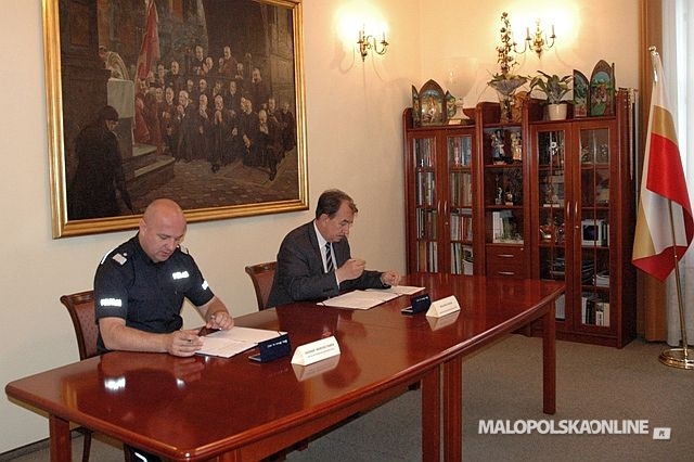 Wsparcie dla małopolskich policjantów
