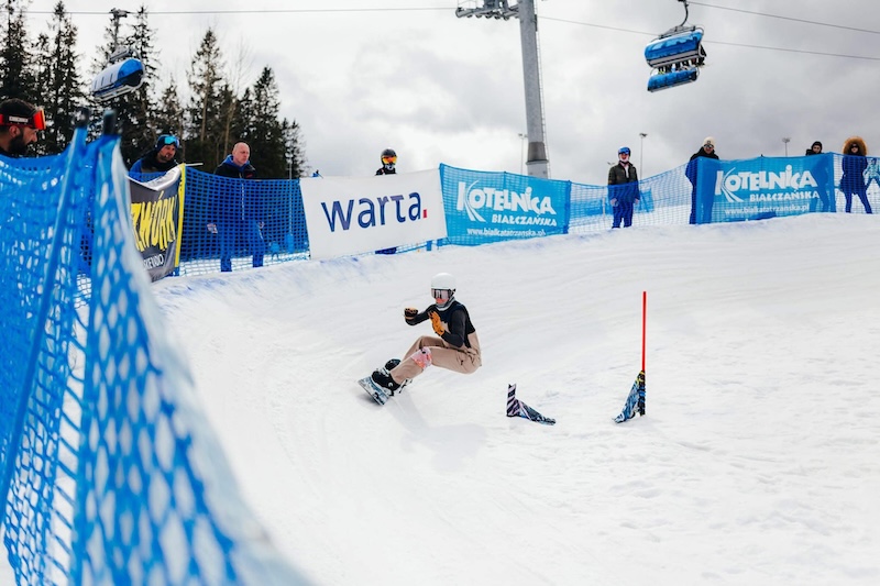 Prawie trzystu snowboardzistów na starcie Warta Brelok Banked Slalom