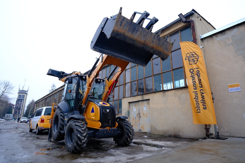 Magazyny, sprzęt i szkolenia