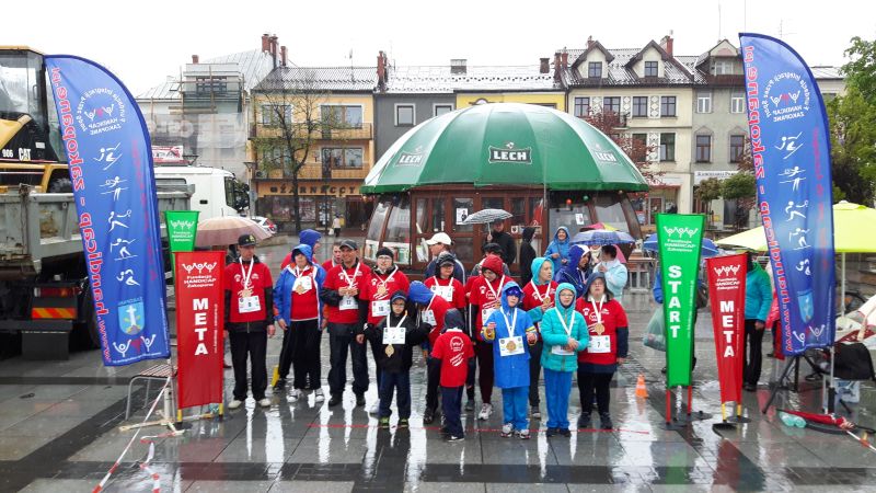 Niepełnosprawni pobiegli w Integracyjnym Maratonie Podhalańskim