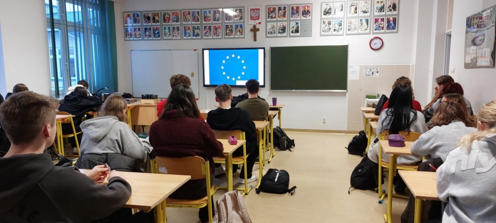 Uczniowie przygotowują się do europejskich praktyk