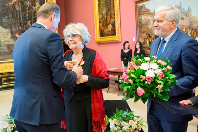 Zofia Gołubiew uhonorowana złotym Krzyżem Małopolski