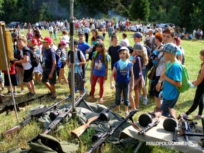 Impreza edukacyjna pn. "Spotkanie z Gorcami" piknik rodzinny (zdjęcia)