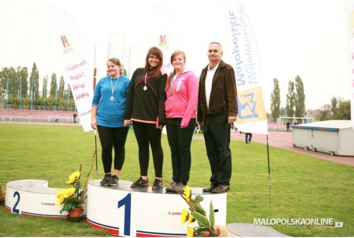 Mistrzostwa Województwa Młodzików w Lekkoatletyce. Dobry występ nowotarżan - Krzysztofa Kosakowskiego i Justyny Baran (zdjęcia)