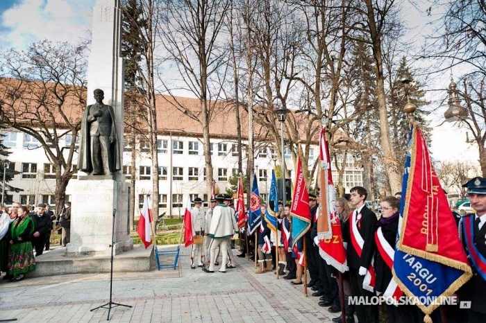 Pomnik Dumaca z Gorców znów na "Małym Rynku" (zdjęcia)