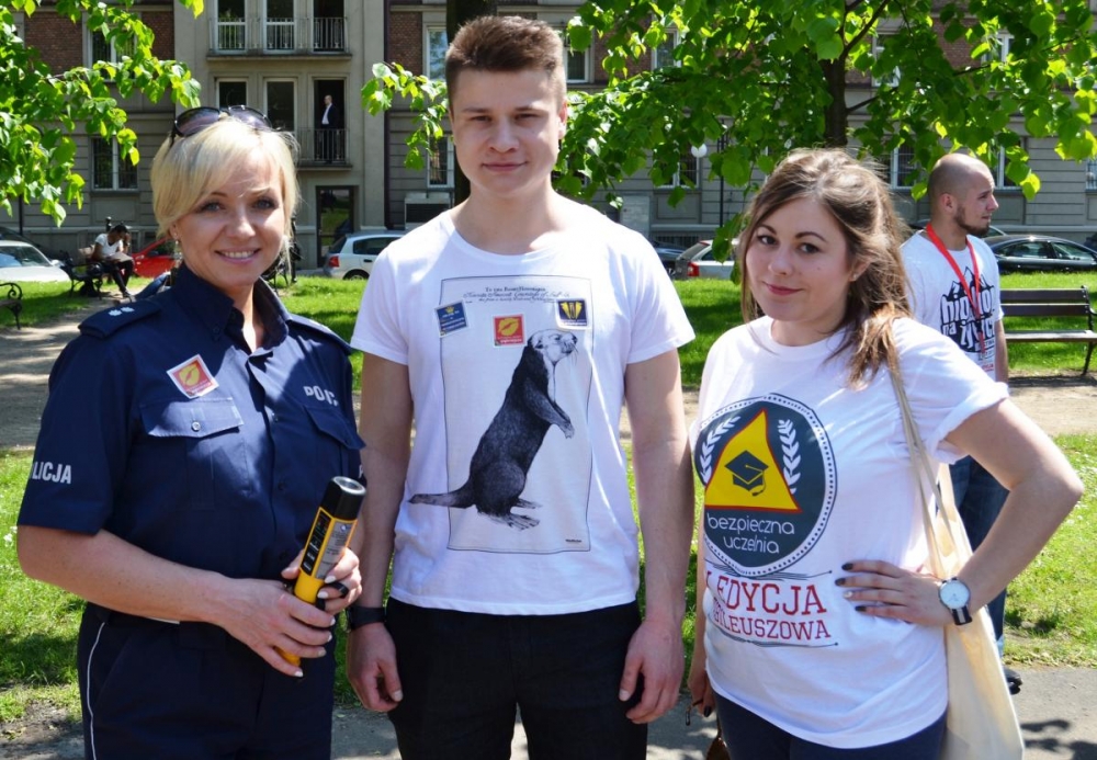Happening „Bezpieczna Uczelnia” na Uniwersytecie Ekonomicznym z małopolskimi policjantami
