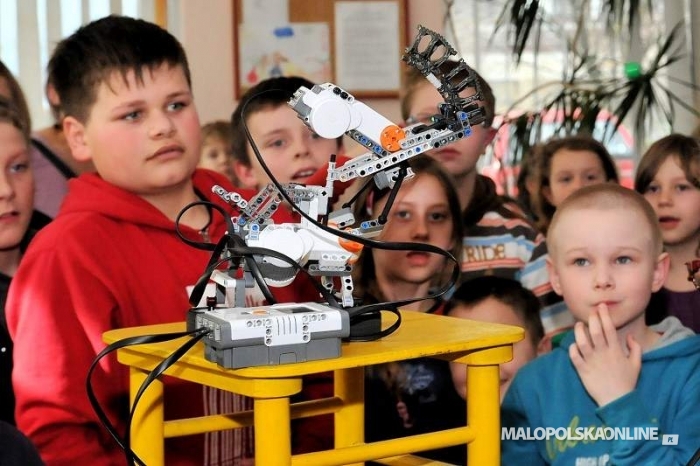 Warsztaty budowy robotów (zdjęcia)