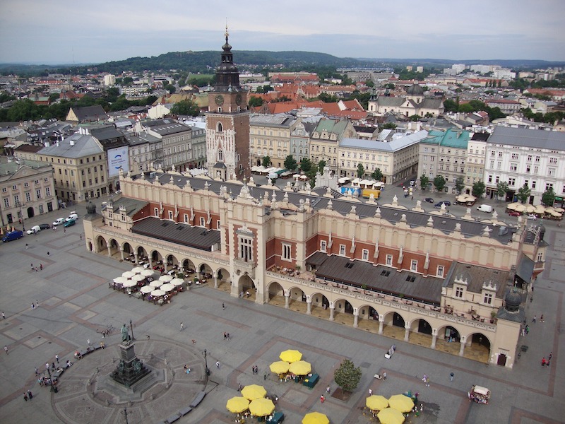 Dlaczego wynajem samochodu w Krakowie się opłaca? <em>(art. sponsorowany)</em>