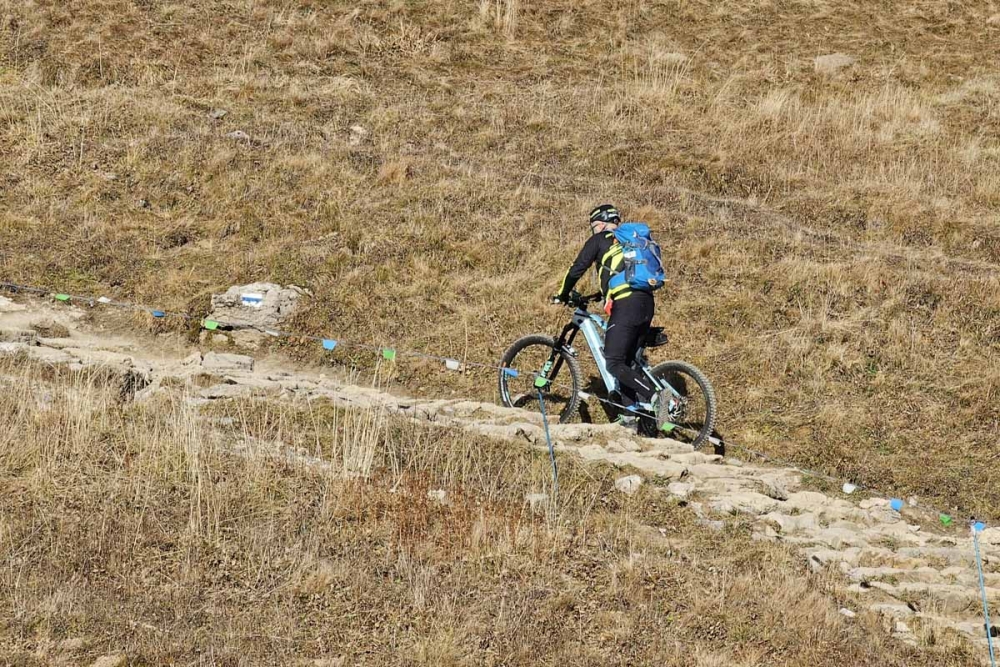 Turysta z rowerem wyjechał na Giewont. Teraz szuka go Straż Parku (zdjęcia + film)