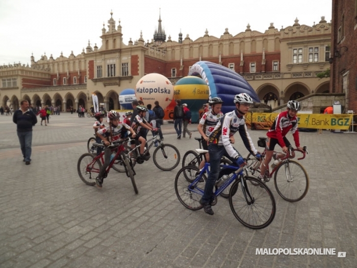KS „Luboń” zakręcił krakowskim Rynkiem