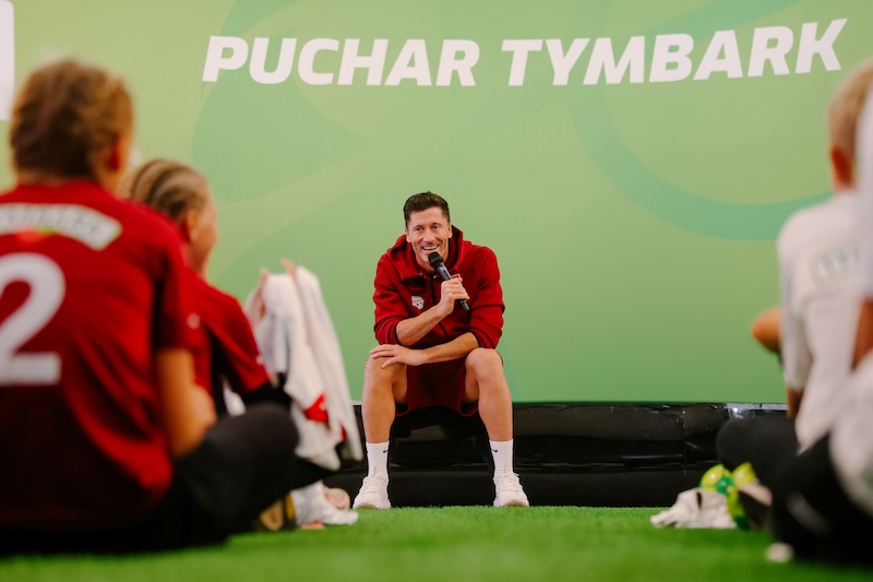 Młodzi piłkarze spotkali reprezentantów Polski. Zwycięzcy Pucharu Tymbark zadali Biało-Czerwonym pytania