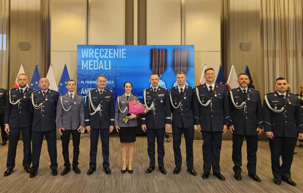 Małopolscy policjanci uhonorowani za odwagę. Ośmiu funkcjonariuszy z medalami im. Andrzeja Struja