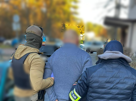 Zaledwie 20 dni na wolności. Brutalny recydywista ponownie zatrzymany (video)