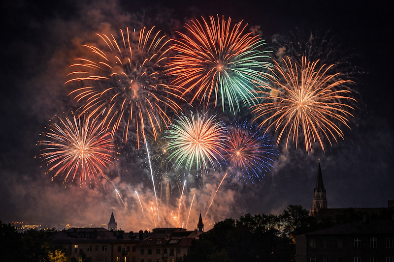 Wojewoda zaskarży uchwałę w sprawie zakazu fajerwerków w Krakowie