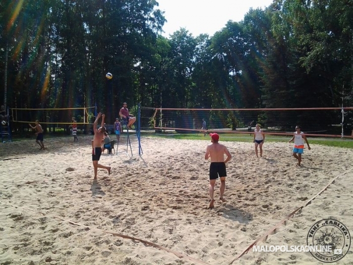 Rozegrano eliminacje do Mistrzostw Małopolskiego TKKF w siatkówce plażowej