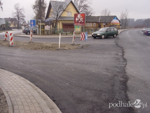 Roboty na drodze wojewódzkiej w Ludźmierzu i Rogoźniku