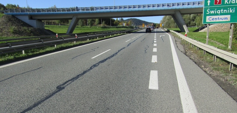 Remont potrwa dłużej niż planowano, odkryto poważne uszkodzenia jezdni