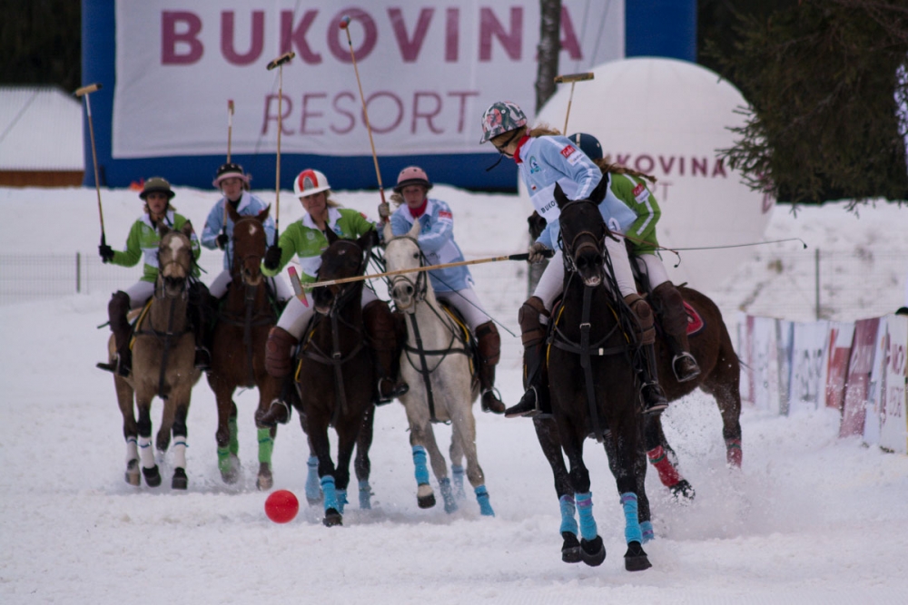 Śnieżne polo w Bukowinie Tatrzańskiej (zdjęcia)