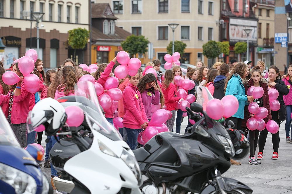 Nowotarska akcja "Pokonajmy raka piersi" (zdjęcia)