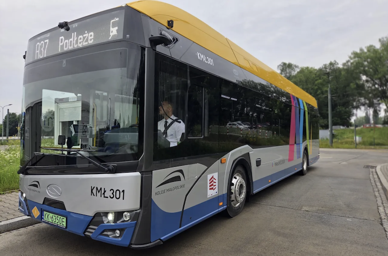 Pierwszy elektryczny autobus wyjechał na trasy Małopolskich Linii Dowozowych