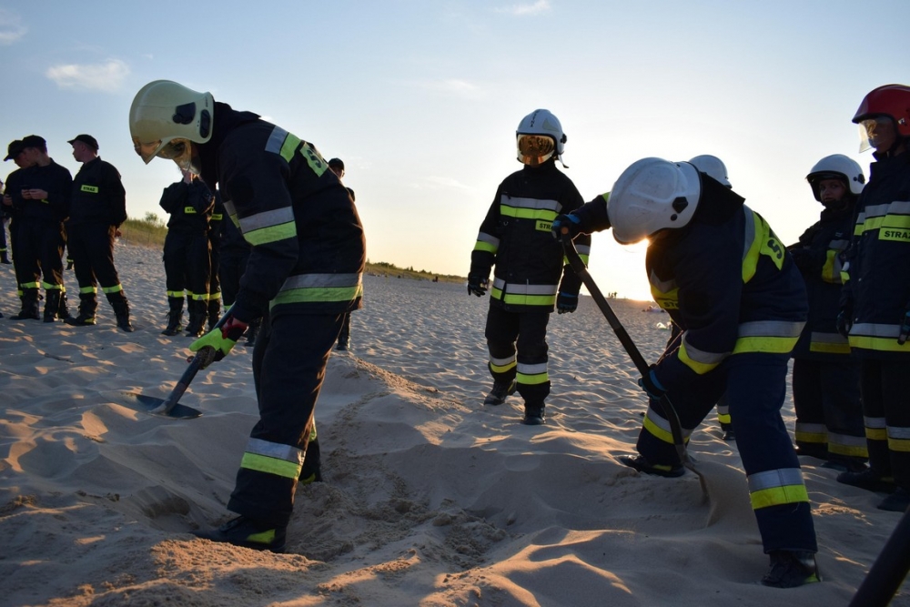 Przyszli strażacy nad morzem uczą się służby (zdjęcia)
