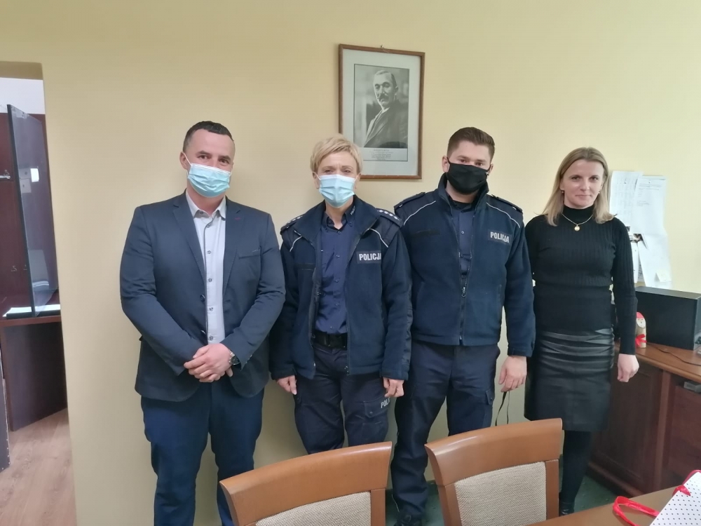 Policjanci ZSP w Nawojowej