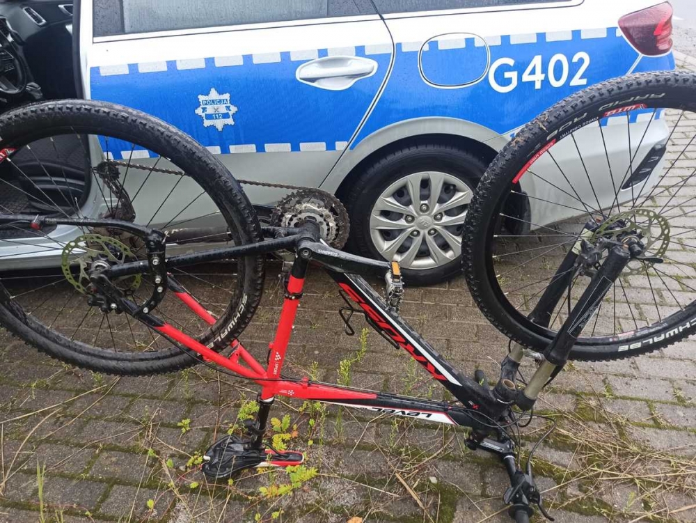 Złapali złodzieja, który jechał na ich rowerze