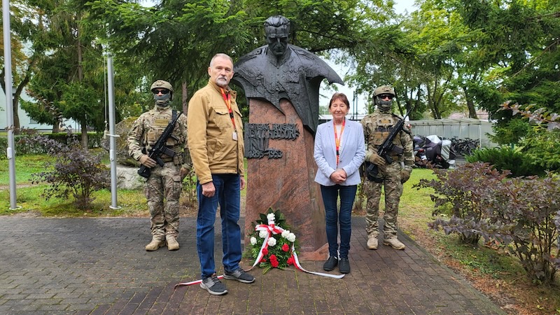Wnuk generała „Nila” przekazał bezcenne odznaczenia do Muzeum Armii Krajowej