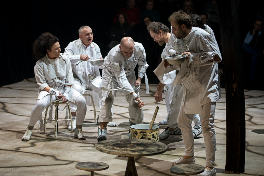Dom widzących ducha i koncert RSS B0YS spektakl "urodzinowy" Teatru Witkacego. (zdjęcia)