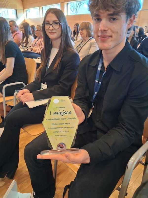 Uczniowie z Brzeska najlepsi w Małopolsce. Pojadą na finał olimpiady ZUS (zdjęcia)