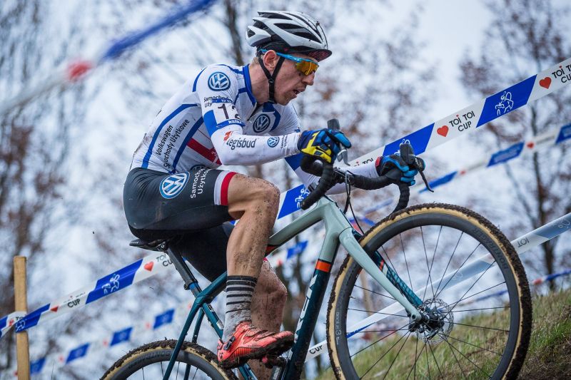 Podium Pucharu Słowacji w kolarstwie przełajowym dla Katarzyny Solus – Miśkowicz i Marka Konwy  