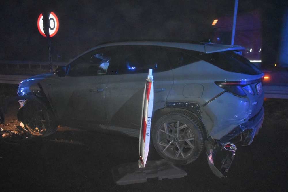 Szaleńcza ucieczka 17-latka zakończona na Zakopiance. Nietrzeźwy i bez prawa jazdy uszkodził sześć pojazdów