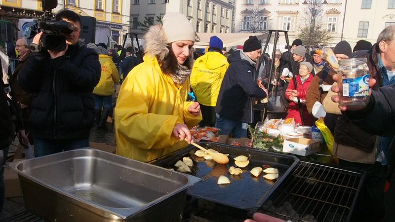 Krakowska Wigilia dla potrzebujących (zdjęcia)