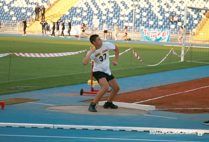 Międzywojewódzkie Mistrzostwa Młodzików w Lekkoatletyce. Złoto i brąz Krzysztofa Kosakowskiego - awans do MP (zdjęcia)