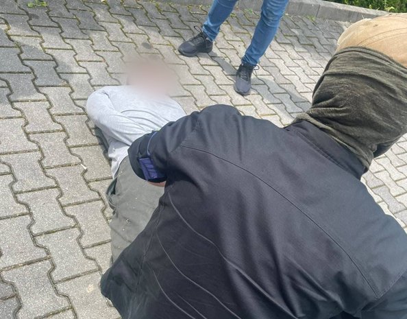 Policjanci rozbili grupę handlarzy narkotyków. Mogli wprowadzić na rynek ponad 100 kg środków odurzających (video)