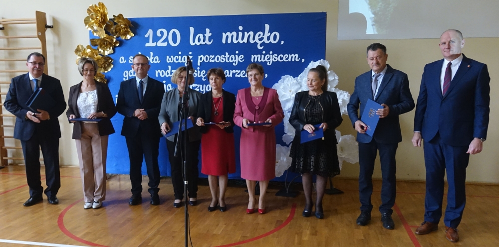 Szkoła Podstawowa w Zabrzeży świętuje jubileusz 120-lecia istnienia (zdjęcia)