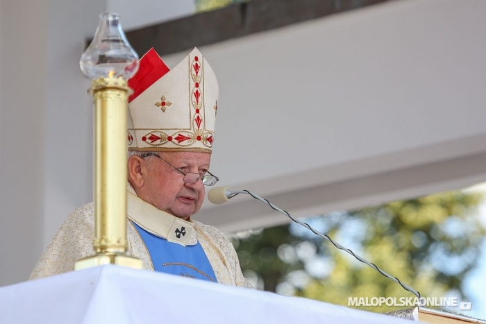 Kardynał Stanisław Dziwisz złożył rezygnację z urzędu