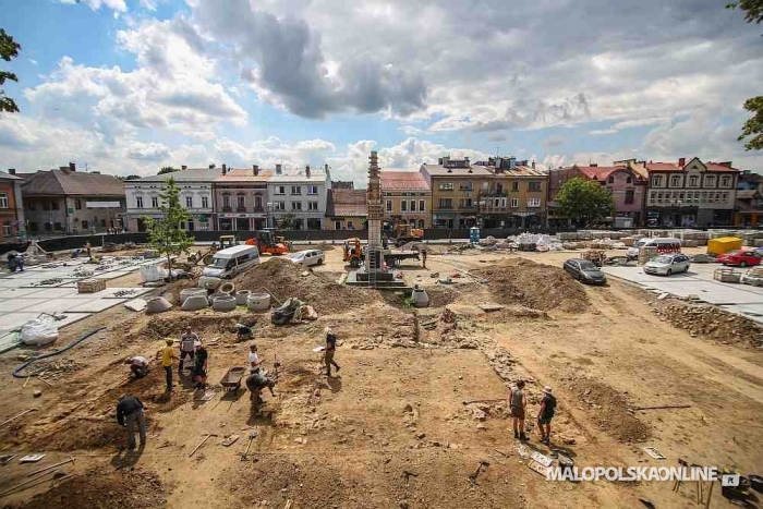 Archeologiczne odkrycia na nowotarskim Rynku zostaną zaprezentowane w Ratuszu