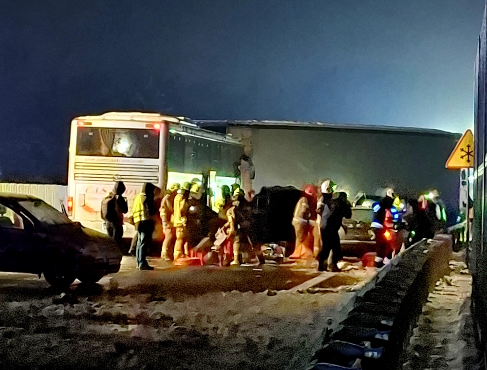 Służby przećwiczyły masowy wypadek na budowanej obwodnicy (zdjęcia)