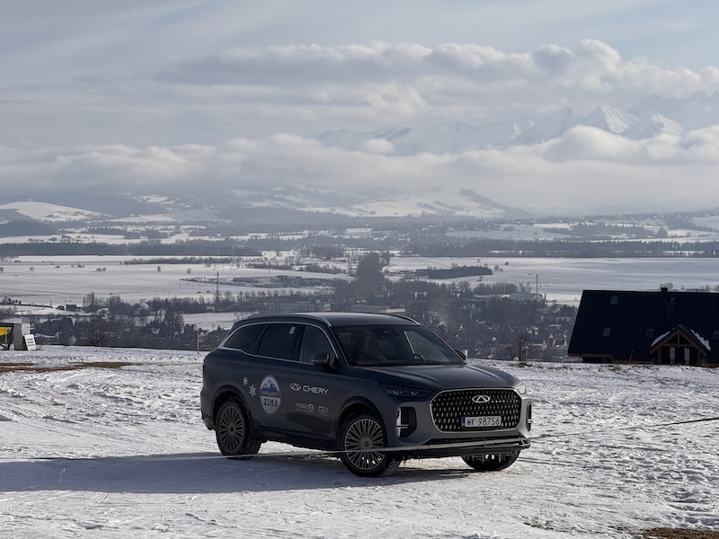 Technologia, przestrzeń i hybrydowa moc. Test Chery Tiggo 9 podczas Projektu Zima