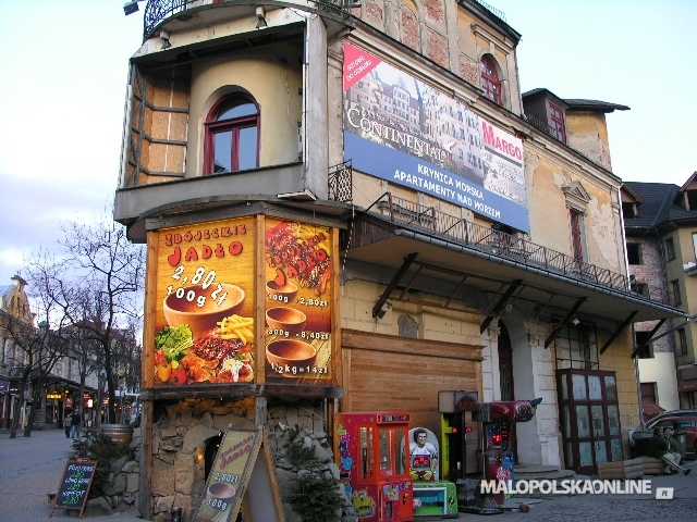 Brzydkie, agresywne, zasłaniające widok - reklamy, które szpecą miejską przestrzeń
